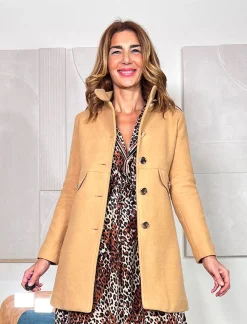 Abrigo ideal superfavorecedor camel