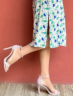 Abril nude