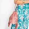 Bolso pochette seda bordada maquillaje