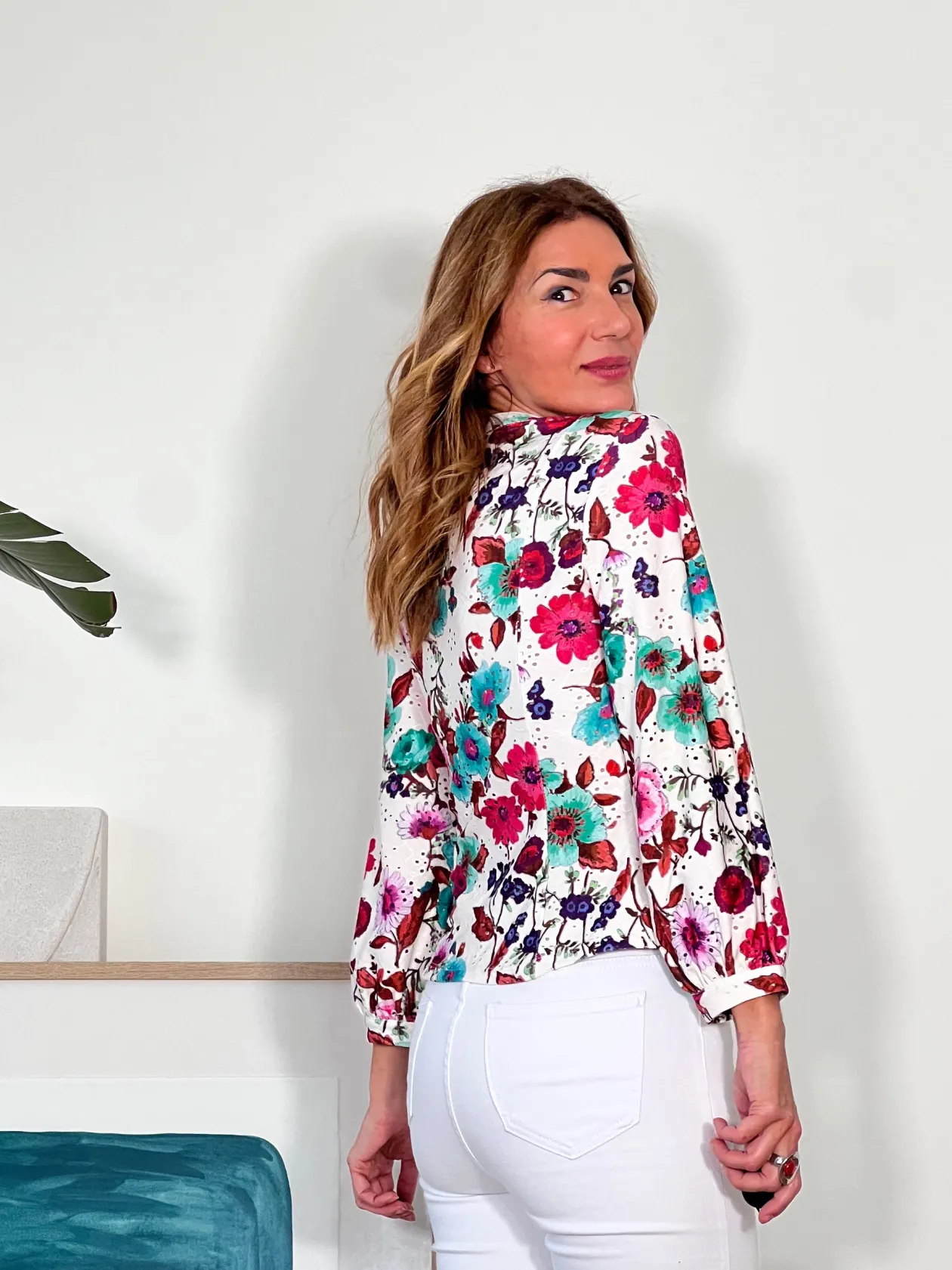Camisa elástica floreal preciosa