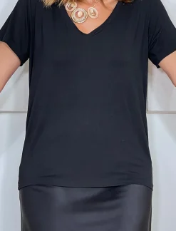 Camiseta Fondo de armario negra