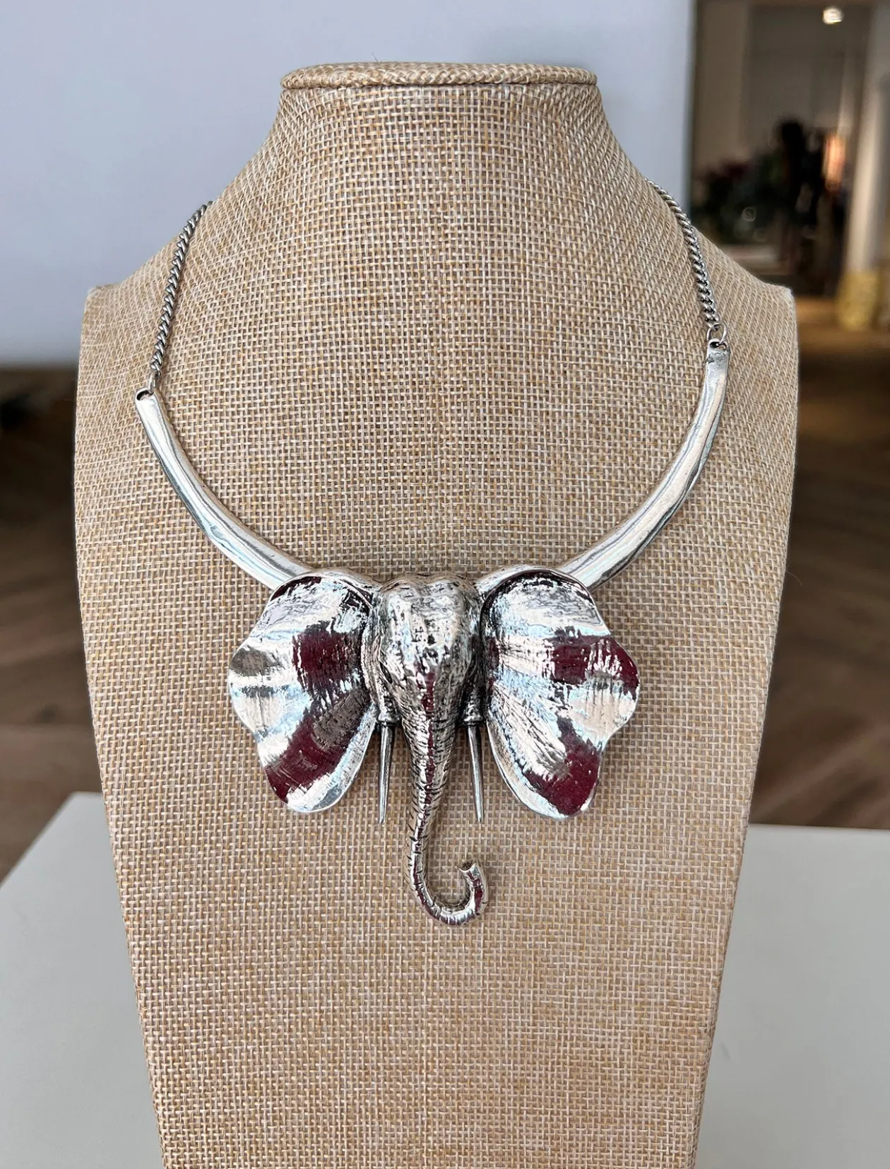 Collar Escultura Elefante Plateado