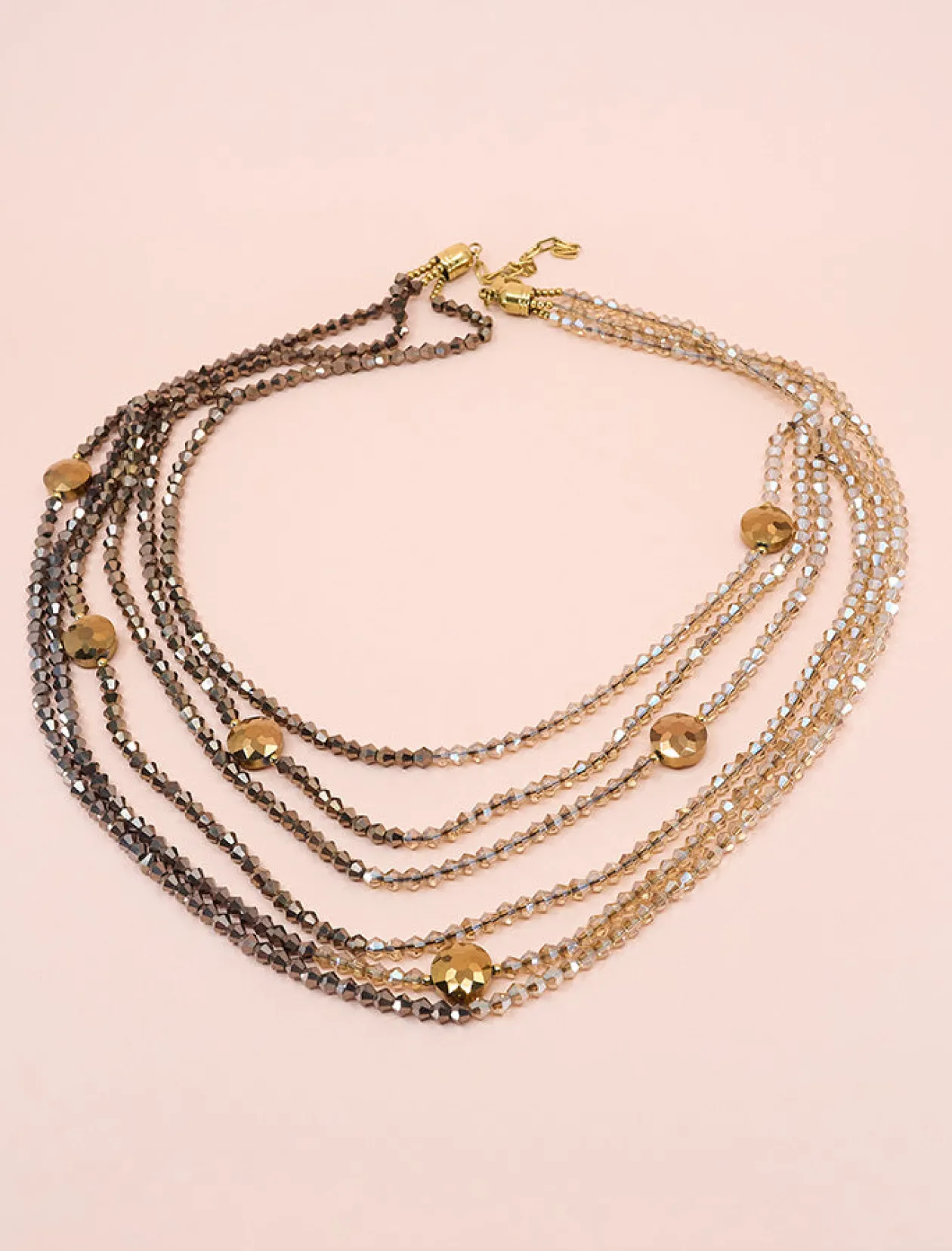 Collar esmeralda tostado