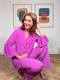 Total look camisa ideal con pantalón cargo