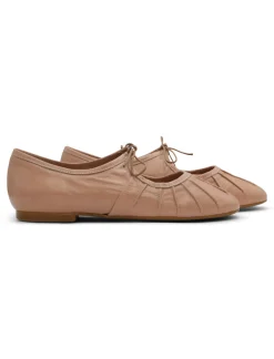 Zapato plano de frunces nude camel